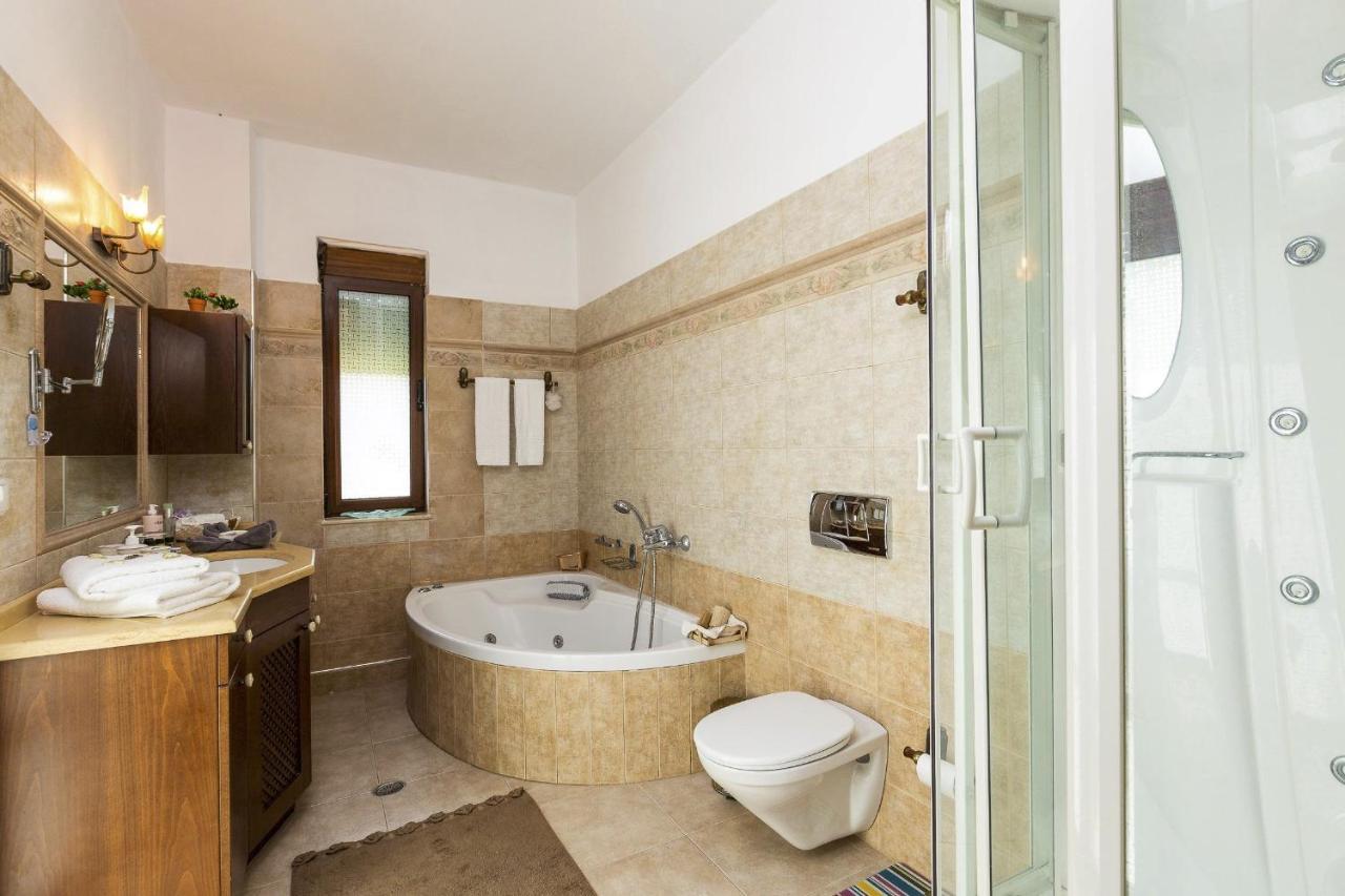 Villa Natura - With Private Heated Pool Tria Monastiria Kültér fotó